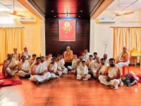 Volunteers of Shashti 2020 with P. P. Swamiji